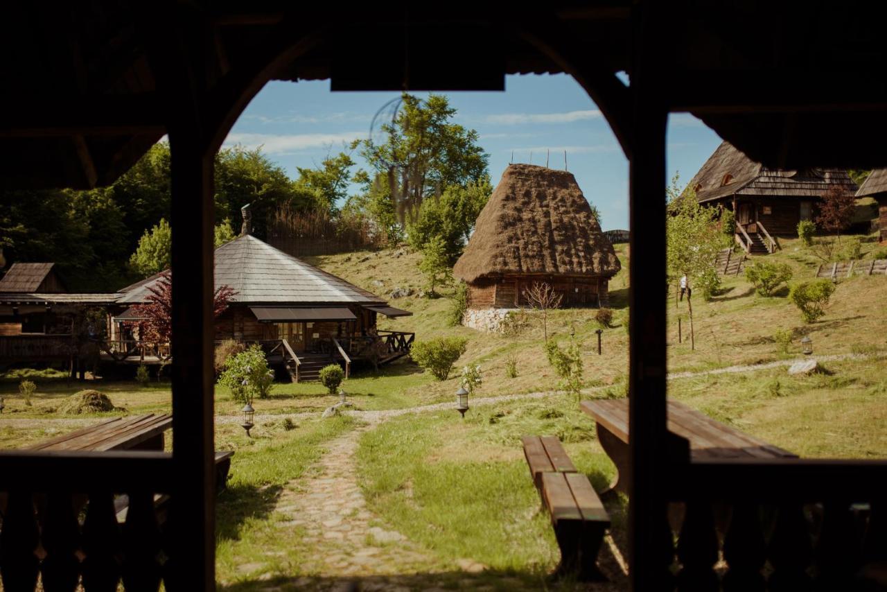 Raven'S Nest - The Hidden Village, Transylvania - Romania Sub Piatra 외부 사진